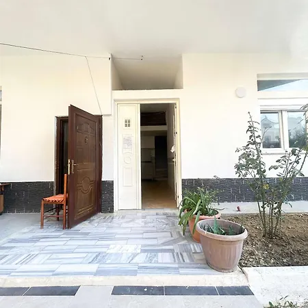 Apartment Delight 808