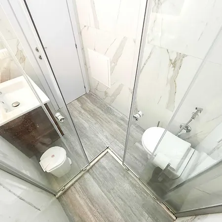 Delight 808 Golem (Tirana)